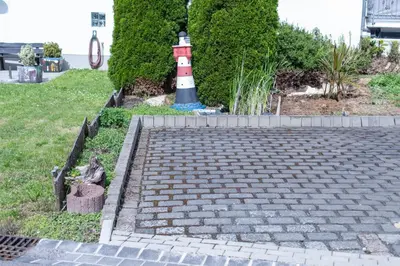 Ein Garten an der Unterkunft Cozy I hochwertig eingerichtet NETFLIX Parkplatz Nespresso