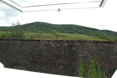 Ein allgemeiner Bergblick oder ein Berglick von der Ferienwohnung aus