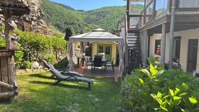 Ein allgemeiner Bergblick oder ein Berglick von der Ferienwohnung aus