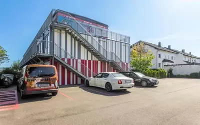 Das Gebäude in dem sich die Ferienwohnung befindet