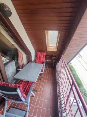 Ein Sitzbereich in der Unterkunft Panorama Oase Ferienwohnung mit Blick auf Mosel und Reichsburg