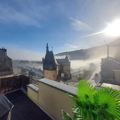 Ein allgemeiner Bergblick oder ein Berglick von der Ferienwohnung aus
