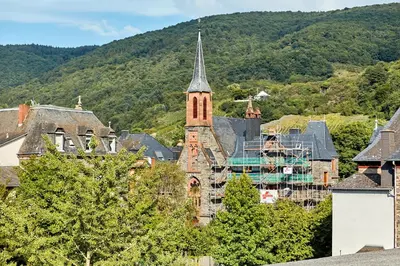 Ein allgemeiner Bergblick oder ein Berglick von der Ferienwohnung aus
