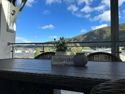Ein allgemeiner Bergblick oder ein Berglick von der Ferienwohnung aus