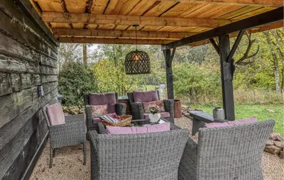 Ein Garten an der Unterkunft Beautiful Home In Nimsreuland With Wifi