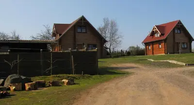 Das Gebäude in dem sich das Ferienhaus befindet
