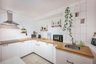 Küche/Küchenzeile in der Unterkunft 140qm 3BR apartment - central, cozy and stylish