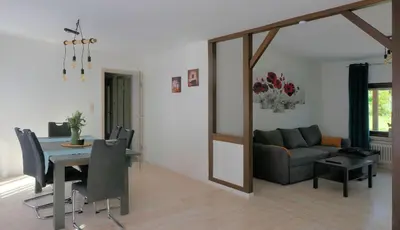 Ein Sitzbereich in der Unterkunft Ferienhaus Blick zur Ahr