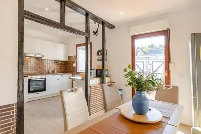 Küche/Küchenzeile in der Unterkunft Townhaus-Rhens 8 Schlafzimmer, Sauna, Weinkeller, Fotostudio, Hunde willkommen