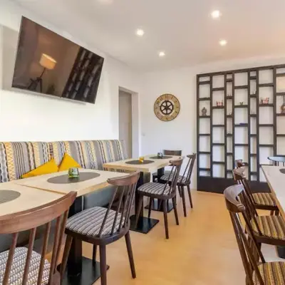 Townhaus-Rhens 8 Schlafzimmer
