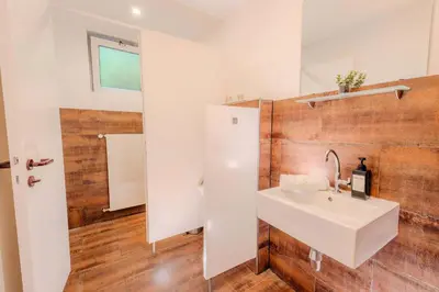 Ein Badezimmer in der Unterkunft Rheinsteig Chalét Bendorf