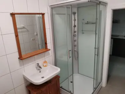 Ein Badezimmer in der Unterkunft Bacchus Holiday Homes