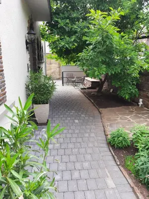 Ein Garten an der Unterkunft Ferienwohnung Sonnenseite
