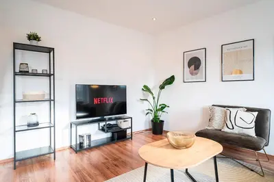 TV/Unterhaltungsangebot in der Unterkunft Deluxe Flat, PS4, Parken, Netflix, Zentral
