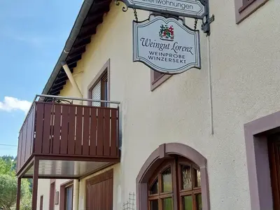Ein Zertifikat, Auszeichnung, Logo oder anderes Dokument, das in der Unterkunft Weingut-Ferienwohnungen Lorenz - nur Urlaubsgäste ausgestellt ist