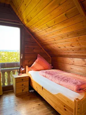 Ein Bett oder Betten in einem Zimmer der Unterkunft Haus Lahneck bei Koblenz