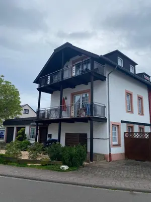Das Gebäude in dem sich die Ferienwohnung befindet