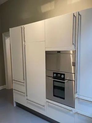 Küche/Küchenzeile in der Unterkunft BG Living & Hosting - Exklusive Jugendstilwohnung an der Mosel in Ürzig - 2 Schlafzimmer, bis 4 Personen, Fahrradkeller, Waschmaschine & Trockner