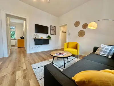 TV/Unterhaltungsangebot in der Unterkunft 250m Rhein - ruhig - Hbf - Boxspringbett - K-111-S