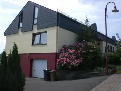 Das Gebäude in dem sich die Ferienwohnung befindet