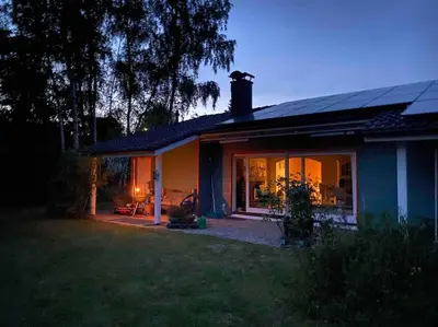 Ein Garten an der Unterkunft Haus am See mit fantastischem Blick