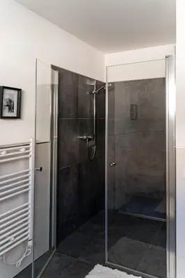 Ein Badezimmer in der Unterkunft Hideaway Lounge Sure