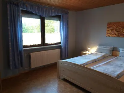 Ein Bett oder Betten in einem Zimmer der Unterkunft Apartment Zwei Schlafzimmer- Betten in Komforthöhe