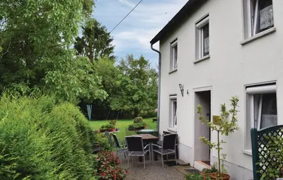 Ein Garten an der Unterkunft 3 Bedroom Cozy Apartment In Trierweiler