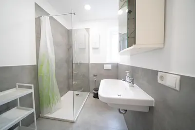 Ein Badezimmer in der Unterkunft DWK: Monteurhaus Braubach bei Koblenz
