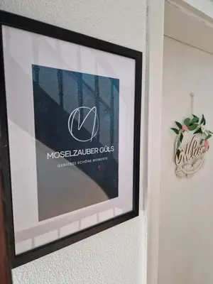 Ein Zertifikat, Auszeichnung, Logo oder anderes Dokument, das in der Unterkunft Moselzauber Güls ausgestellt ist