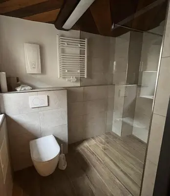 Ein Badezimmer in der Unterkunft Haus Messern