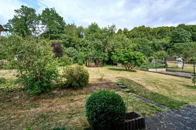 Ein Garten an der Unterkunft Ferienwohnung Haus Waldblick