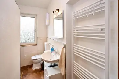 Ein Badezimmer in der Unterkunft Ferienwohnung Haus Waldblick