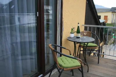 Ein Balkon oder eine Terrasse in der Unterkunft Wein- und Gästehaus Lentes