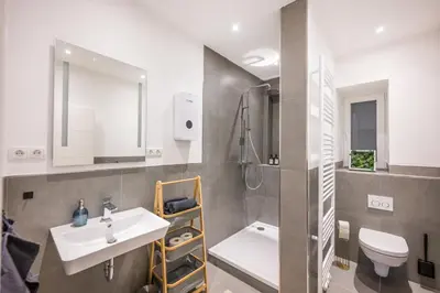 Ein Badezimmer in der Unterkunft NEU: 100m² - ideal für Familien/Geschäftsr. - HBF