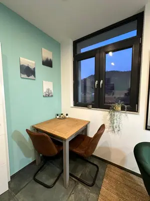 Ein Sitzbereich in der Unterkunft Relaxen im Weindorf Mayschoß Fewo 1