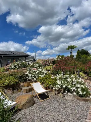 Ein Garten an der Unterkunft Im Käulchen