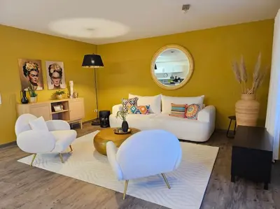 Ein Sitzbereich in der Unterkunft Elegant Apartment with Direct River View, Balcony and Parking in Bernkastel-Kues