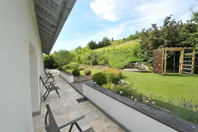 Ein Garten an der Unterkunft Ferienhaus Panorama Mosel