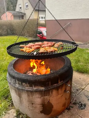 Ein für Gäste verfügbarer Grill in der Ferienwohnung