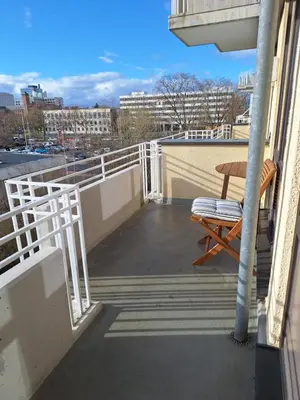 Ein Balkon oder eine Terrasse in der Unterkunft tinyflat33 Apartment in Koblenz mit Internet Balkon Stellplatz Magenta TV