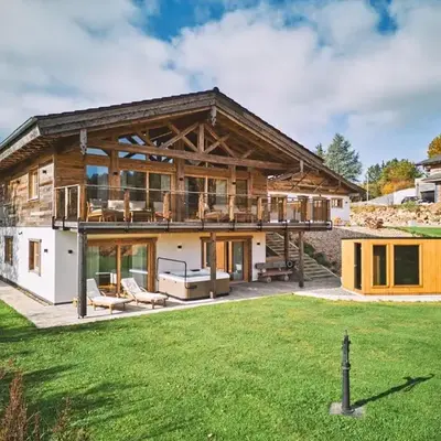 Maja Chalets - Altholzchalet in der Eifel mit Whirlpool und Sauna