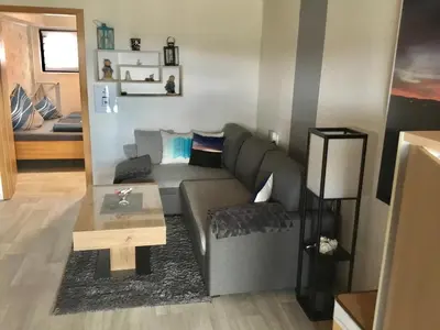 Ein Sitzbereich in der Unterkunft Schöne Ferienwohnung in Hilscheid Hunsrück