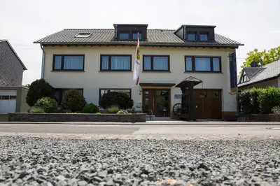 Das Gebäude in dem sich das Bed & Breakfast befindet