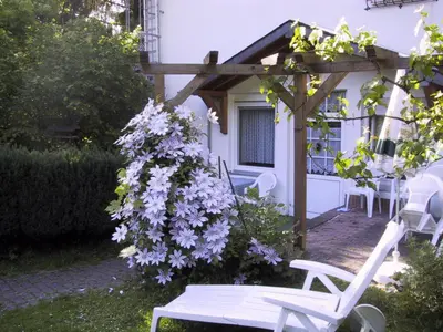 Ein Garten an der Unterkunft Ferienwohnung Haus Wehrbüsch