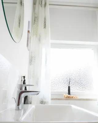 Ein Badezimmer in der Unterkunft Fewo Nahe - Hostel für Erwachsene