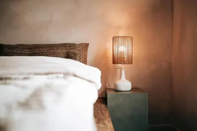Ein Bett oder Betten in einem Zimmer der Unterkunft GetAway Penthouse: Spa & Cinema