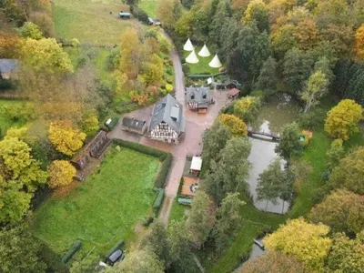 Naturlandschaft in der Nähe der Zelt-Lodge