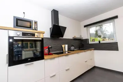 Küche/Küchenzeile in der Unterkunft Südschleife Apartments - App. 3 - Direkt am Ring