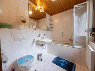 Ein Badezimmer in der Unterkunft Serene Stay by the Moselle